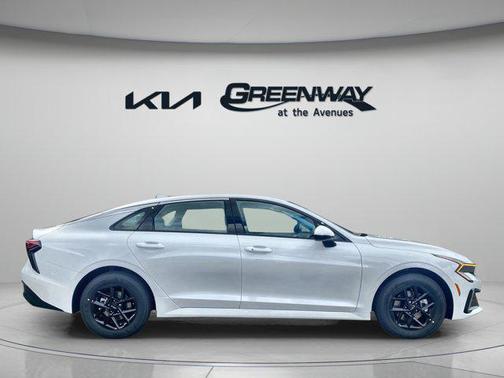2025 Kia K5 LXS