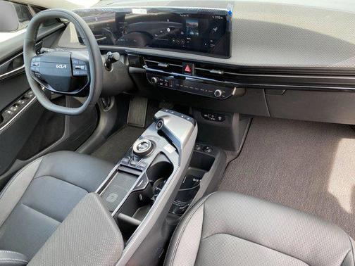 2025 Kia EV6 Wind