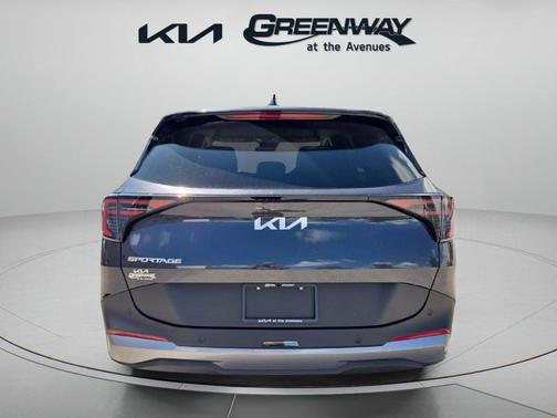 PML/ 2027 Kia Sportage EX