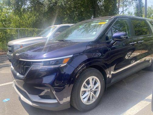 2022 Kia Carnival LX