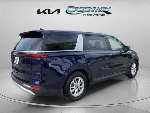 2022 Kia Carnival LX
