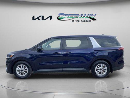 2022 Kia Carnival LX