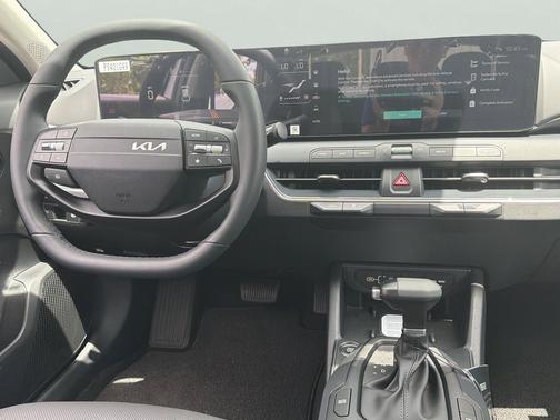 Snow White Pearl 2026 Kia K4 EX