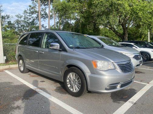 2015 Chrysler Town & Country Touring-L