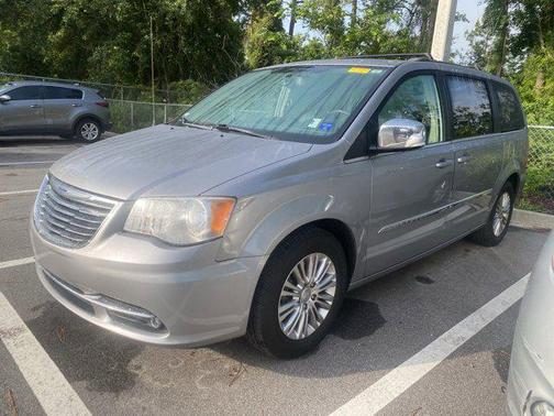2015 Chrysler Town & Country Touring-L