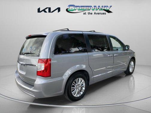 2015 Chrysler Town & Country Touring-L