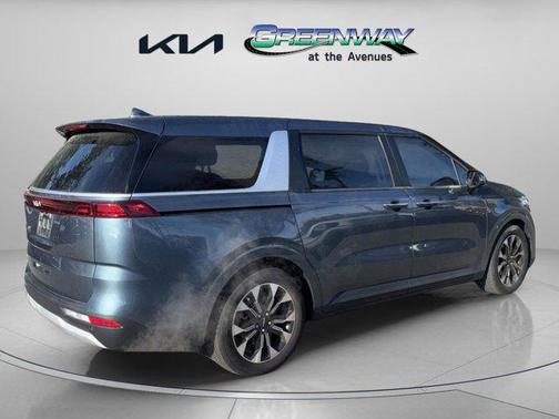 2024 Kia Carnival EX
