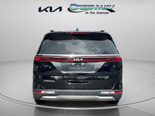 2023 Kia Carnival SX