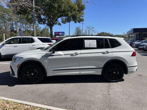 2022 Volkswagen Tiguan 2.0T SE R-Line Black