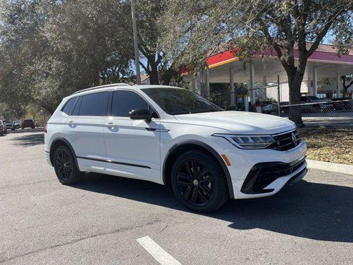 2022 Volkswagen Tiguan 2.0T SE R-Line Black