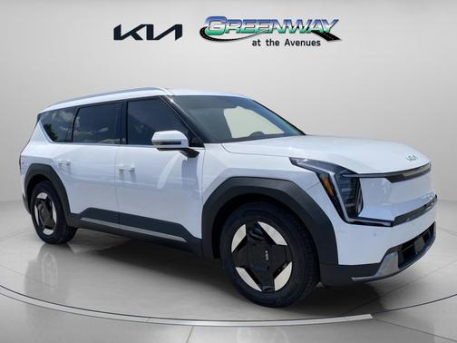 Glacial White Pearl 2026 Kia EV9 Wind