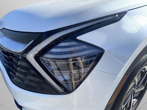 2024 Kia Sportage Hybrid LX