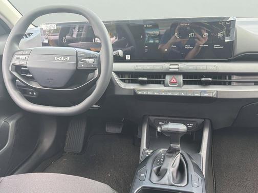 Snow White Pearl 2026 Kia K4 LX