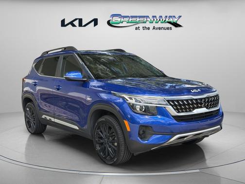 Neptune Blue 2022 Kia Seltos Nightfall Edition