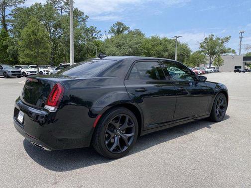 2021 Chrysler 300 S