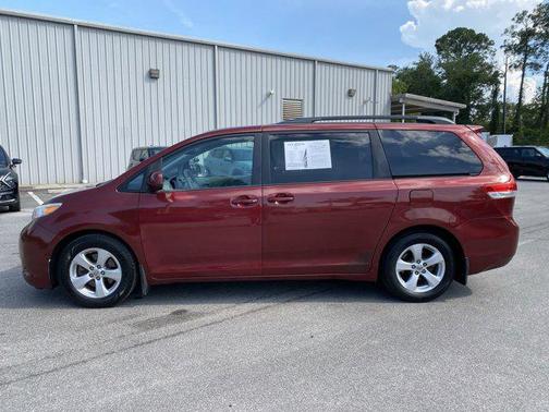 2014 Toyota Sienna LE