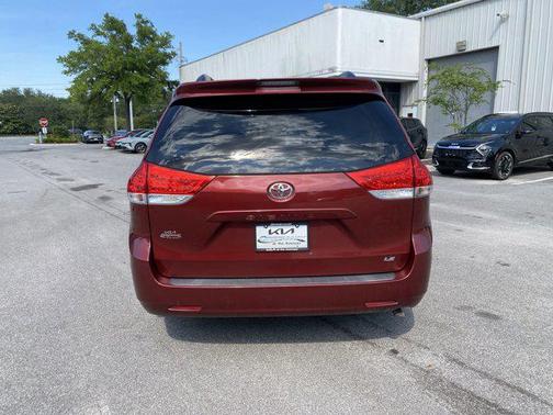 2014 Toyota Sienna LE