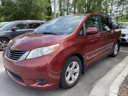 2014 Toyota Sienna LE