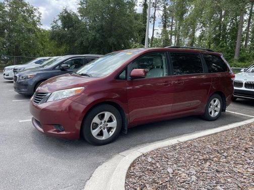 2014 Toyota Sienna LE