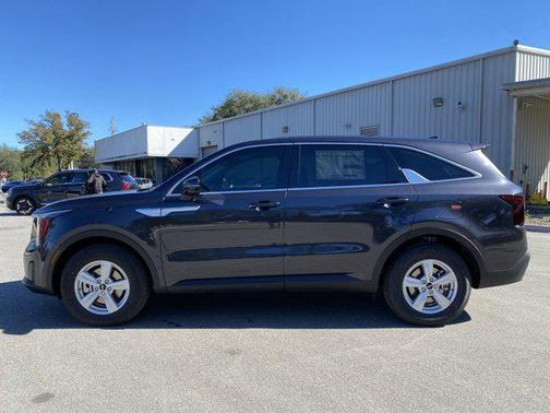 2025 Kia Sorento LX