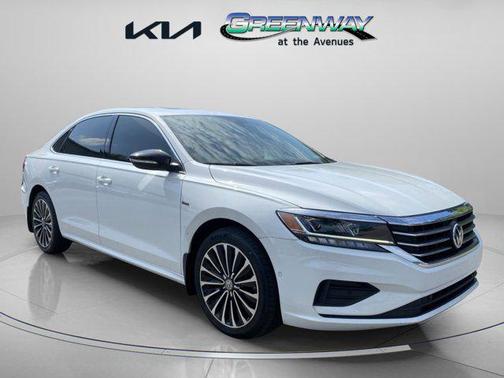 2022 Volkswagen Passat 2.0T Limited Edition