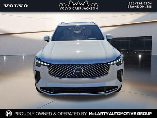 Crystal White Pearl 2026 Volvo XC90 Plus, B6 AWD Gas (mild hybrid), Gasoline, Bright, 7 Seats