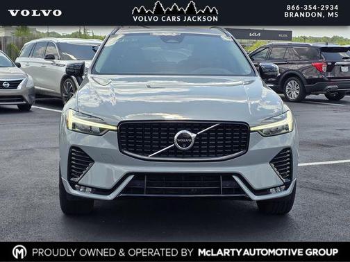 Crystal White Metallic 2024 Volvo XC60 B5 Plus Dark Theme