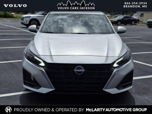 Brilliant Silver Metallic 2023 Nissan Altima 2.5 SV