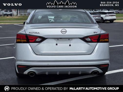 Brilliant Silver Metallic 2023 Nissan Altima 2.5 SV