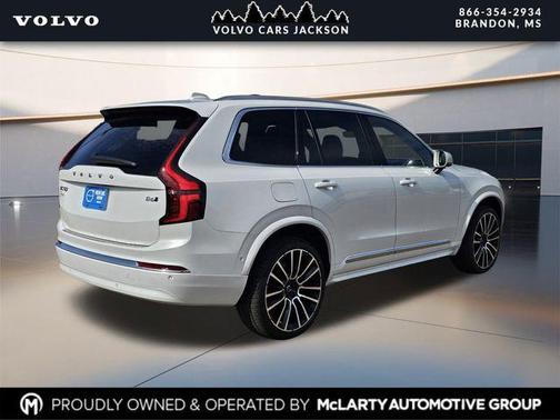 Crystal White Pearl 2026 Volvo XC90 Plus, B6 AWD Gas (mild hybrid), Gasoline, Bright, 7 Seats