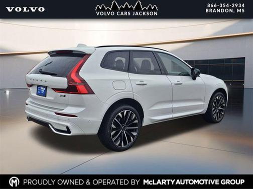 Crystal White Metallic 2026 Volvo XC60 B5 Ultra