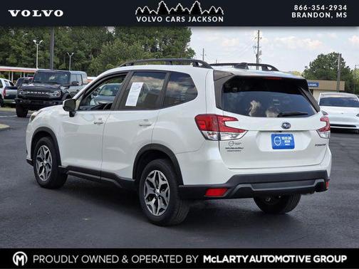 Crystal White Pearl 2024 Subaru Forester Premium
