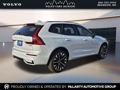 Crystal White Metallic 2026 Volvo XC60 B5 Ultra