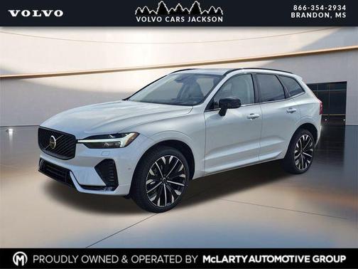 Crystal White Metallic 2026 Volvo XC60 B5 Ultra