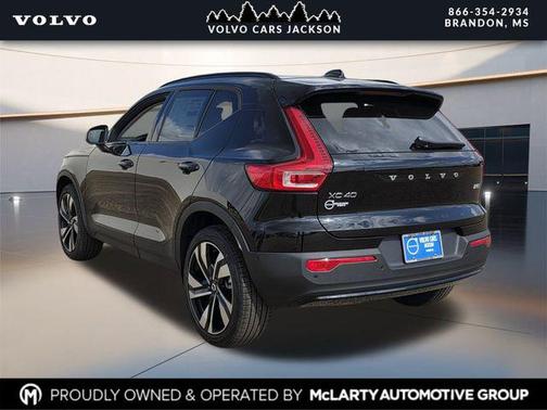 Onyx Black 2026 Volvo XC40 Ultra, B5 AWD Gas (mild hybrid), Dark