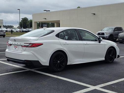 Ice 2025 Toyota Camry SE
