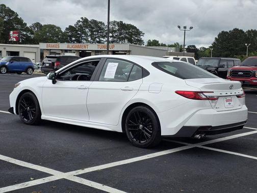Ice 2025 Toyota Camry SE