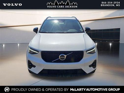 Crystal White 2026 Volvo XC40 B5 Plus