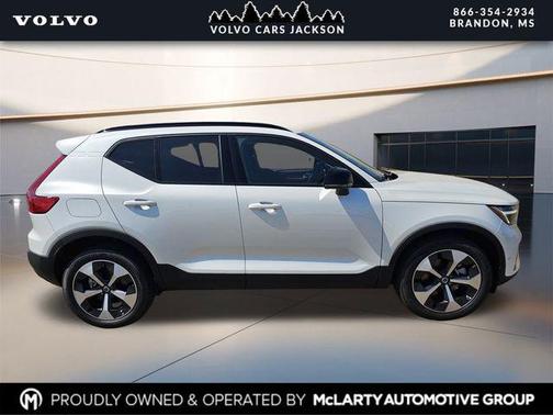Crystal White 2026 Volvo XC40 B5 Plus