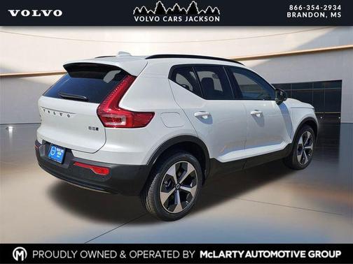 Crystal White 2026 Volvo XC40 B5 Plus