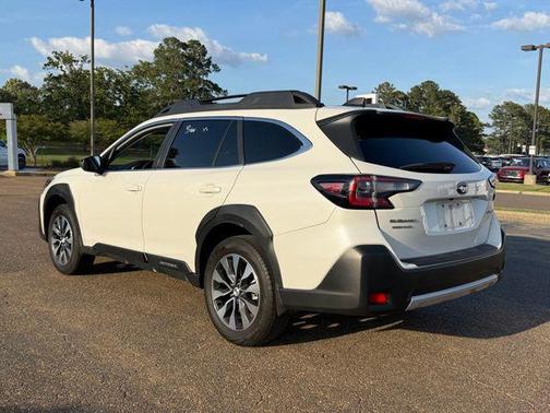 Crystal White Pearl 2024 Subaru Outback Limited