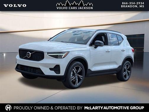 Crystal White 2026 Volvo XC40 Core, B5 AWD Gas (mild hybrid), Dark