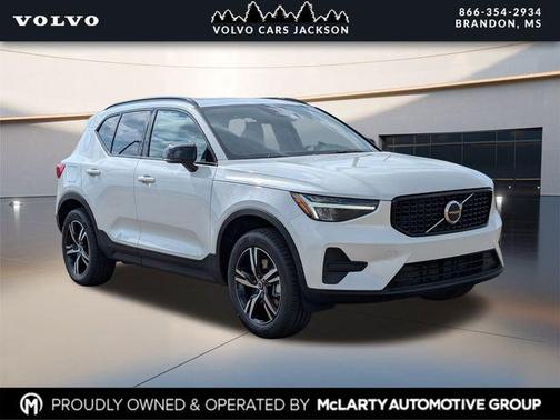 Crystal White 2026 Volvo XC40 Core, B5 AWD Gas (mild hybrid), Dark