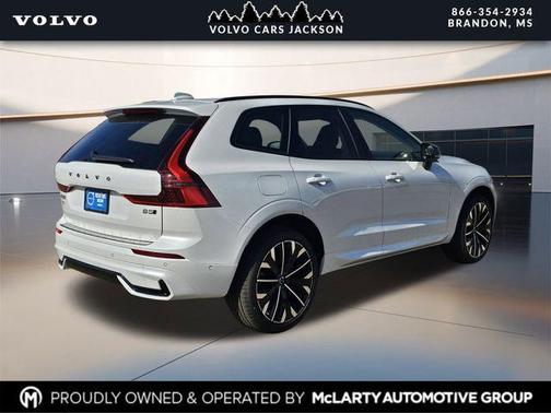 Crystal White Metallic 2026 Volvo XC60 B5 Ultra