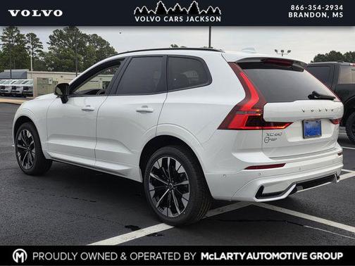 Crystal White 2026 Volvo XC60 B5 Ultra