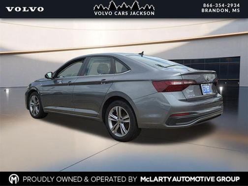 Platinum Gray Metallic 2024 Volkswagen Jetta 1.5T SE