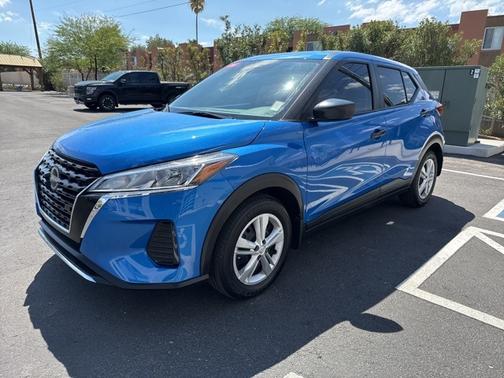 2025 Nissan Kicks S