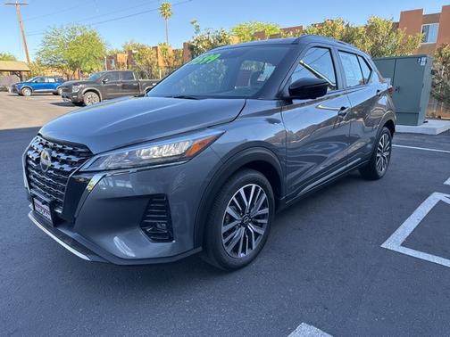 2024 Nissan Kicks SR