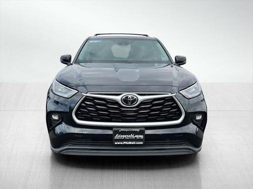 2020 Toyota Highlander LE