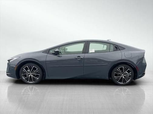 2025 Toyota Prius XLE